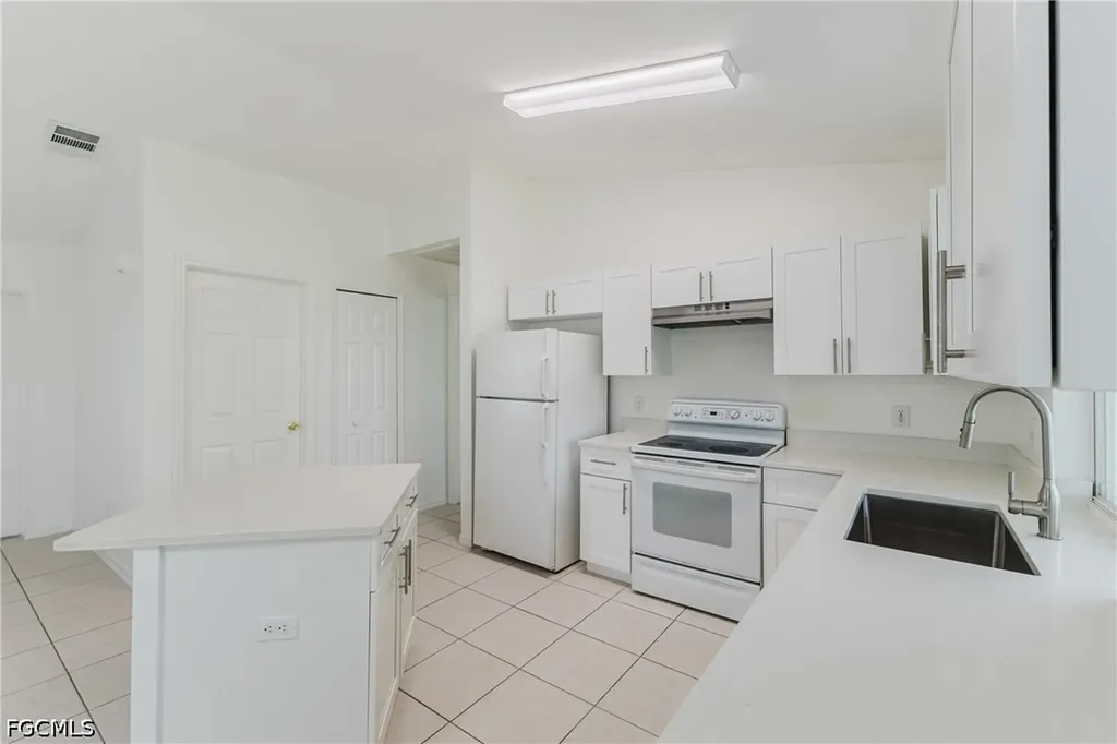 1729 NE 22nd Street Cape Coral FL 33909