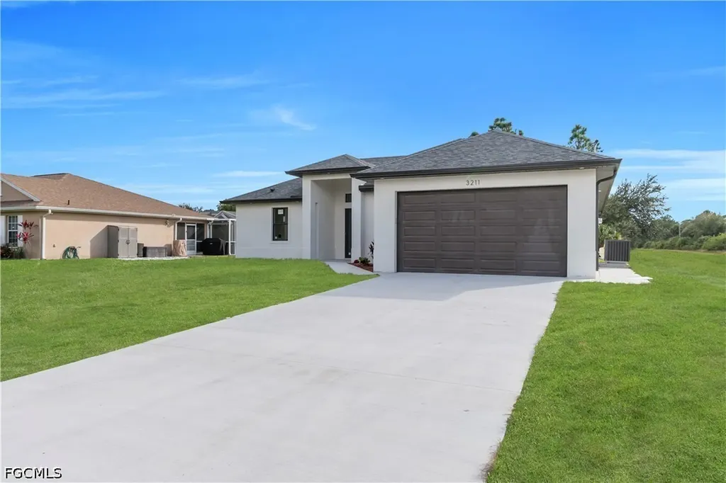 605 E 14th Street Lehigh Acres FL 33972