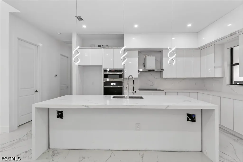 4107 16th Street SW Lehigh Acres FL 33976