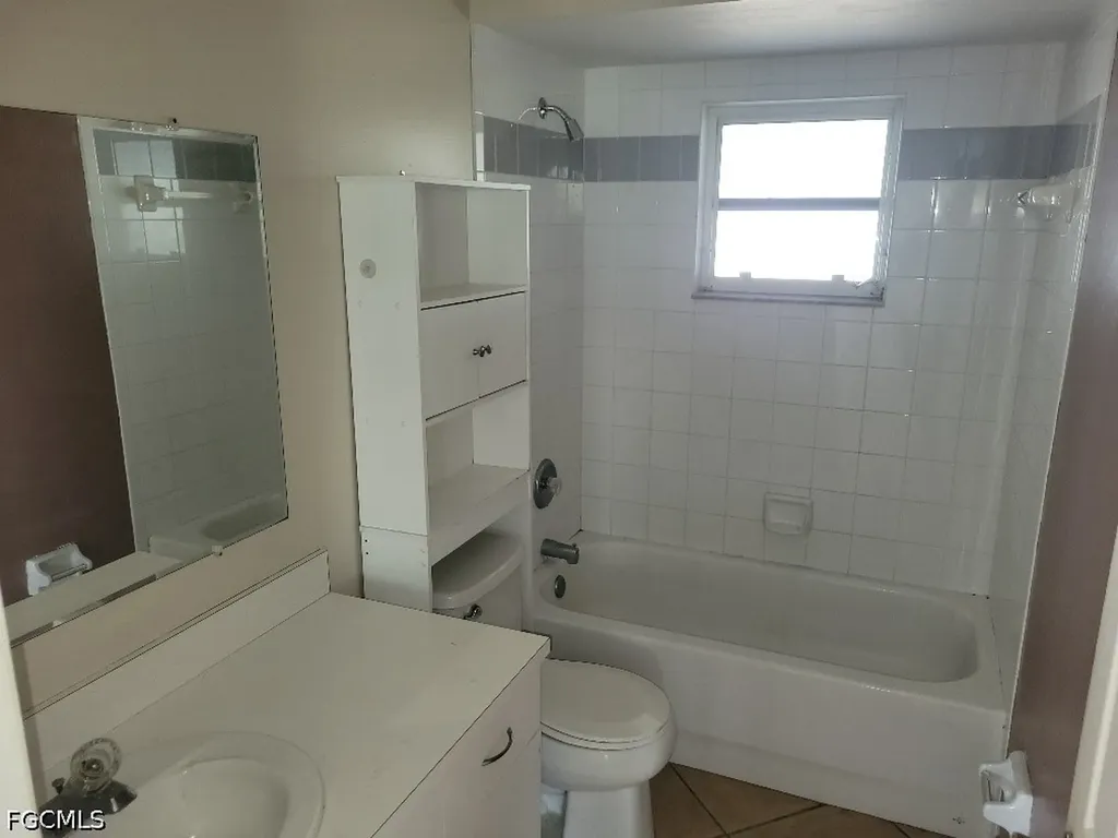 208 NW 4th Avenue Cape Coral FL 33993