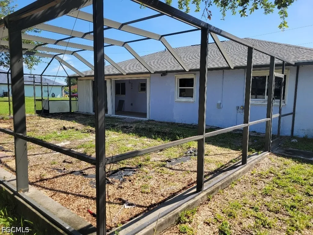 208 NW 4th Avenue Cape Coral FL 33993