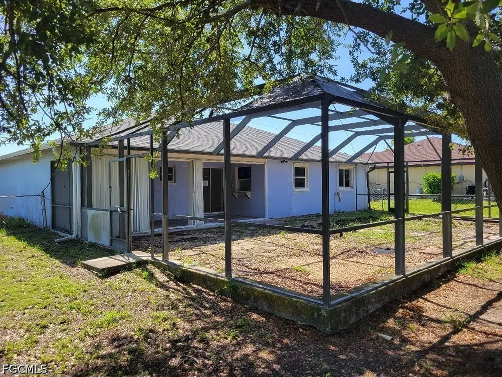 208 NW 4th Avenue Cape Coral FL 33993