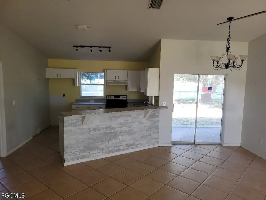 208 NW 4th Avenue Cape Coral FL 33993
