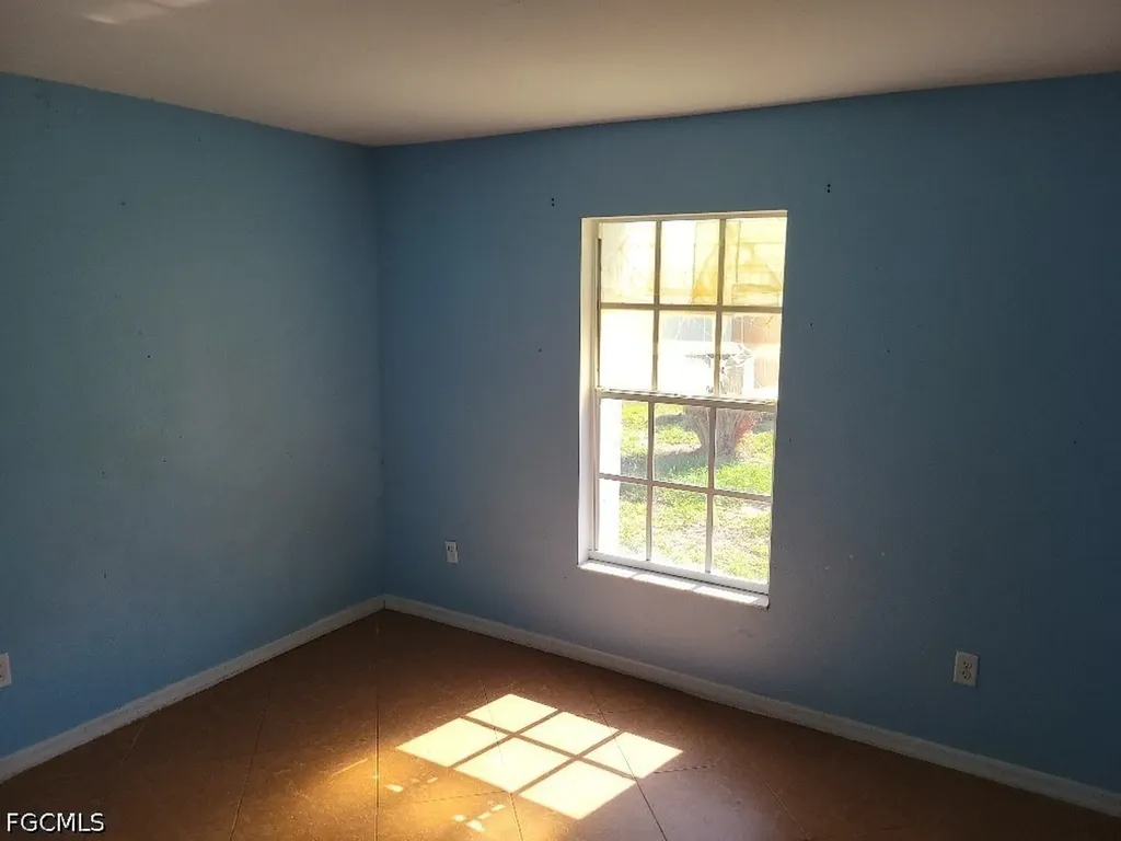 208 NW 4th Avenue Cape Coral FL 33993