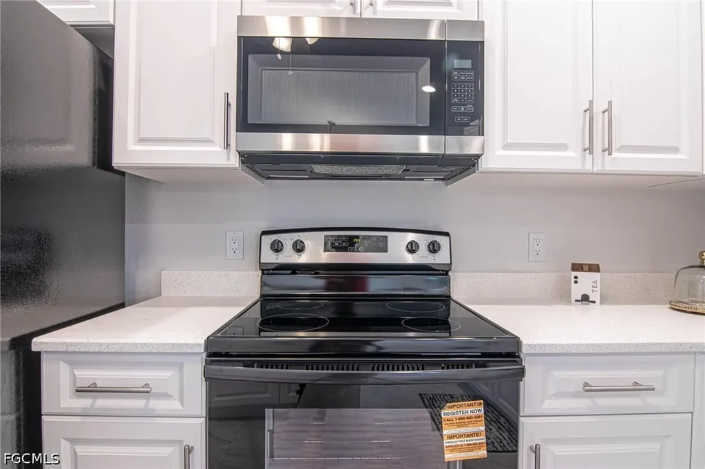 3594 NE 9th Place Cape Coral FL 33909
