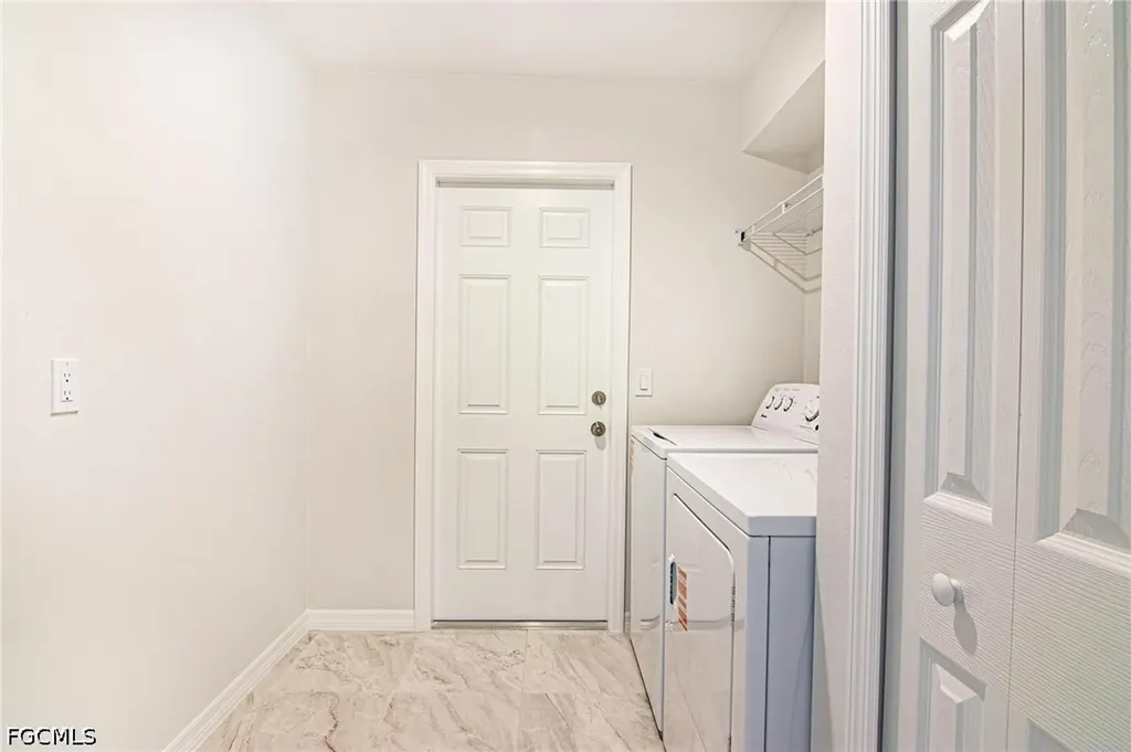 3594 NE 9th Place Cape Coral FL 33909