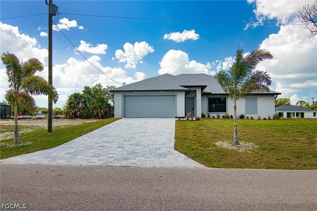 3594 NE 9th Place Cape Coral FL 33909