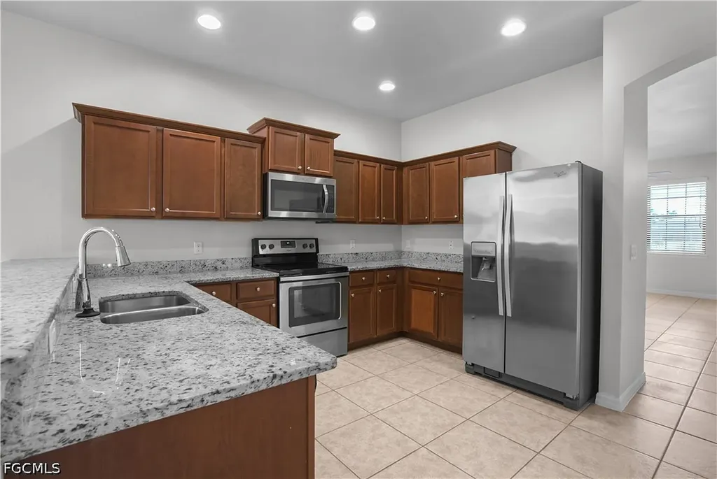 2303 SW 21st Terrace Cape Coral FL 33991