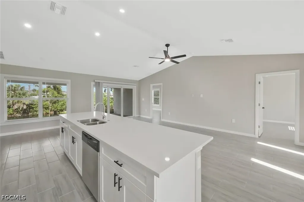 2014 Kismet Parkway W Cape Coral FL 33993