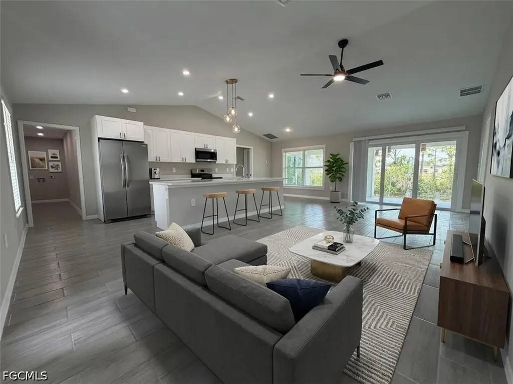 2014 Kismet Parkway W Cape Coral FL 33993