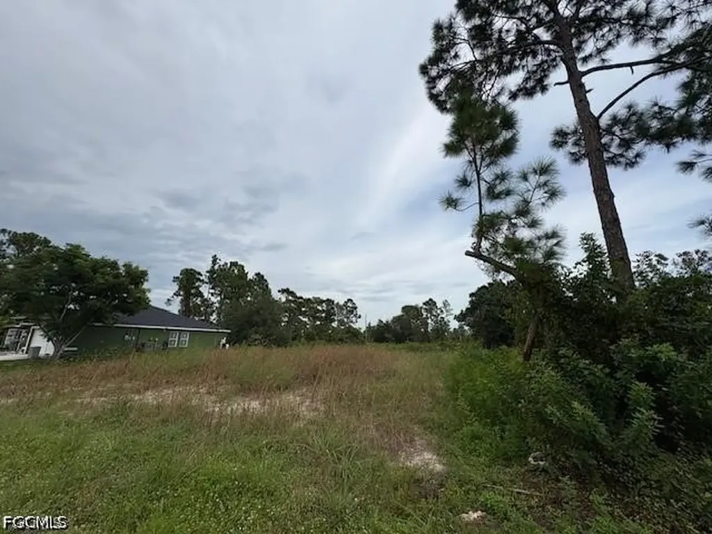 1055 Manta Avenue S Lehigh Acres FL 33974