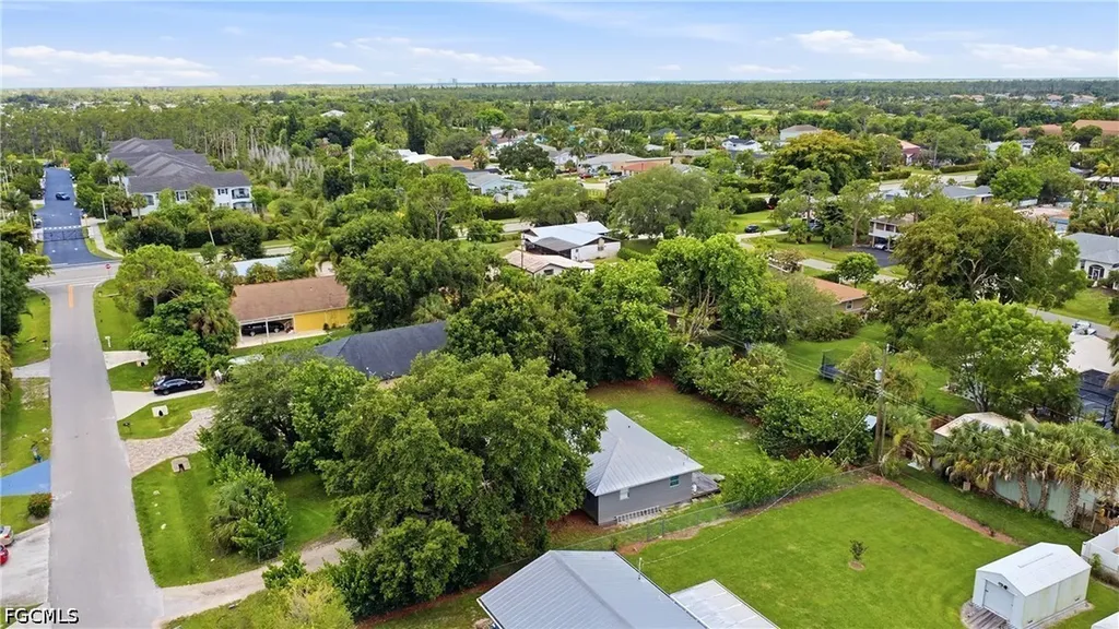 133 2nd Street Naples FL 34113