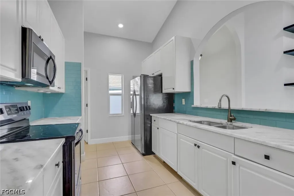 2232 Summersweet Drive Alva FL 33920
