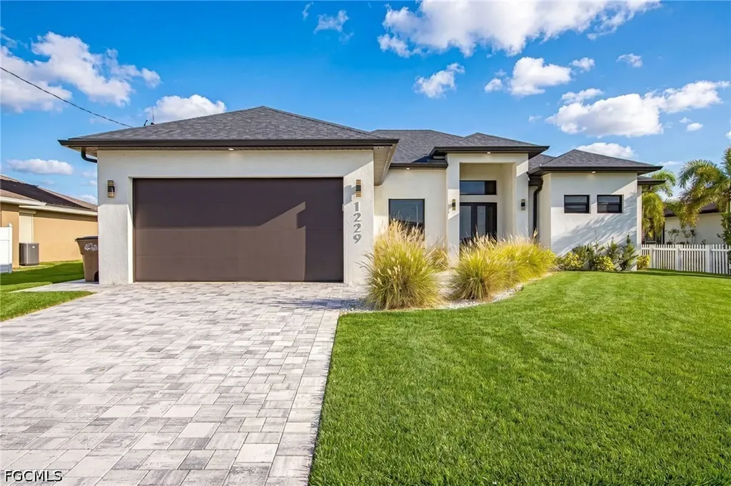 1229 NW 37th Place Cape Coral FL 33993