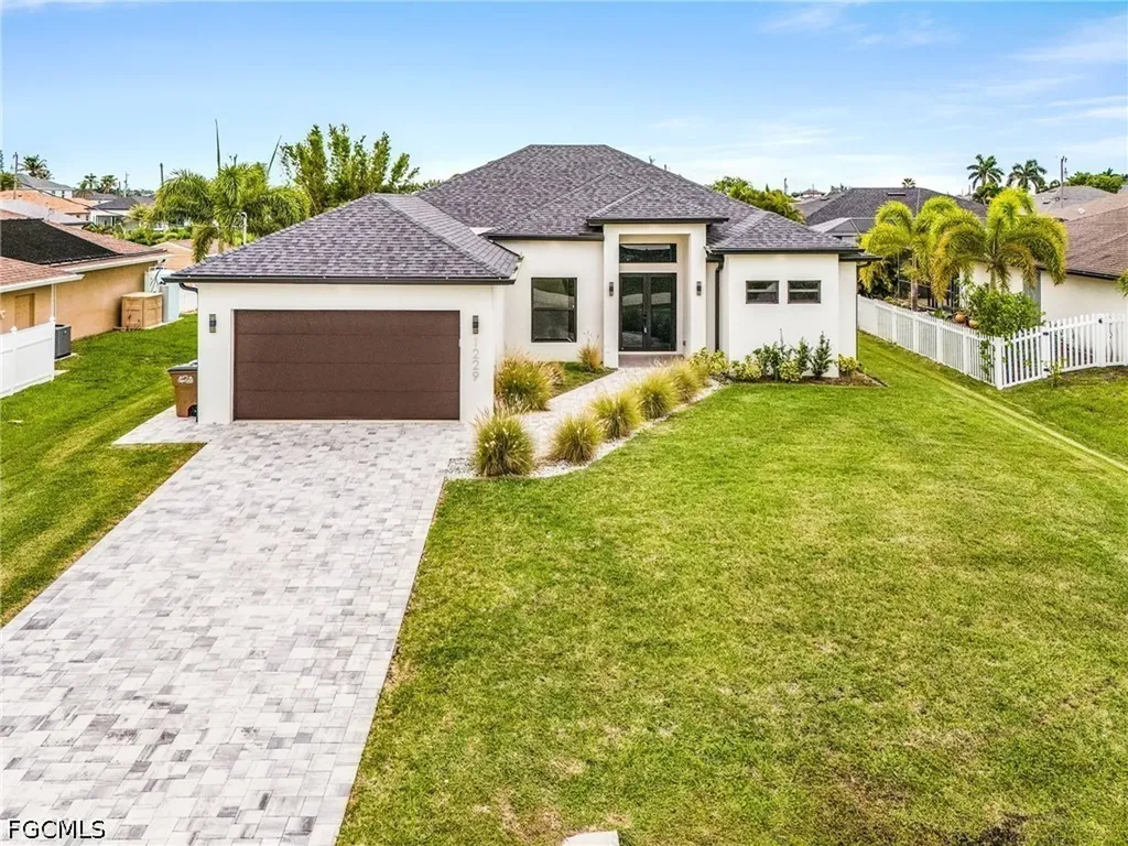 1229 NW 37th Place Cape Coral FL 33993