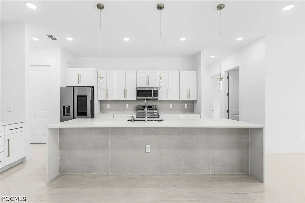 1229 NW 37th Place Cape Coral FL 33993