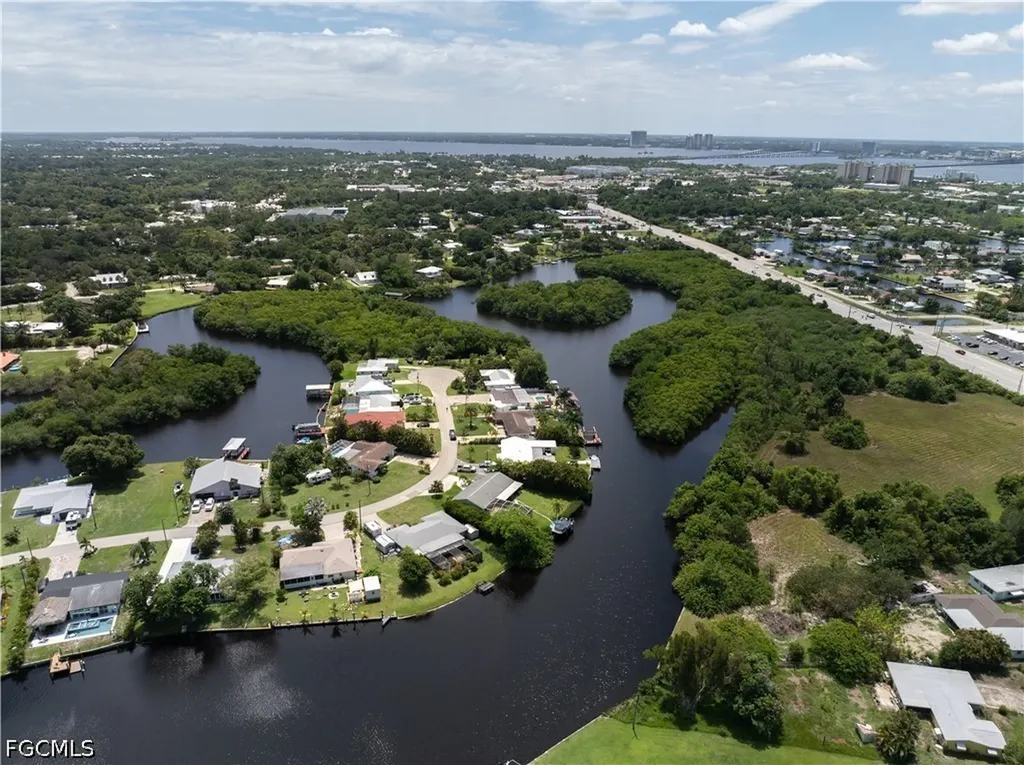 1300 Thompson Street North Fort Myers FL 33903