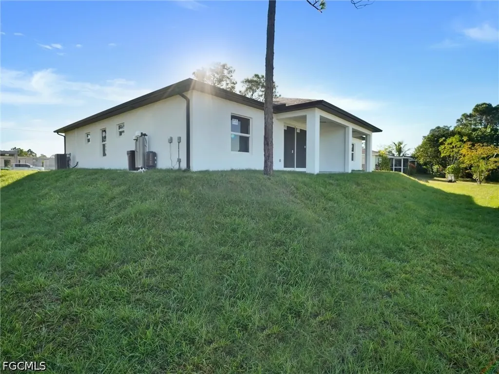 918 Eisenhower Boulevard Lehigh Acres FL 33974