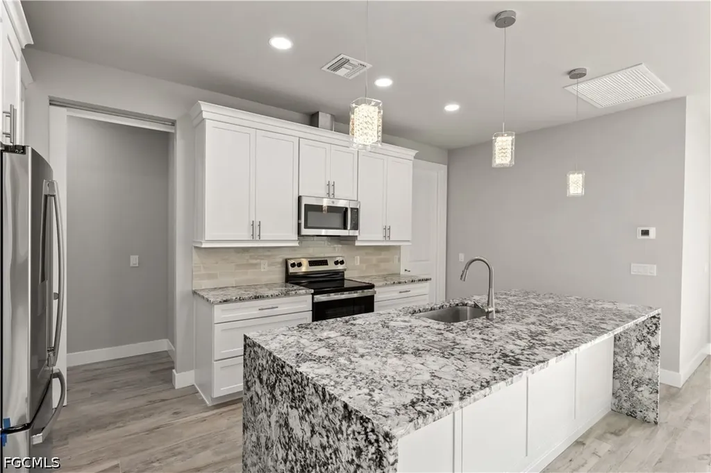 3311 Surfside Boulevard Cape Coral FL 33914