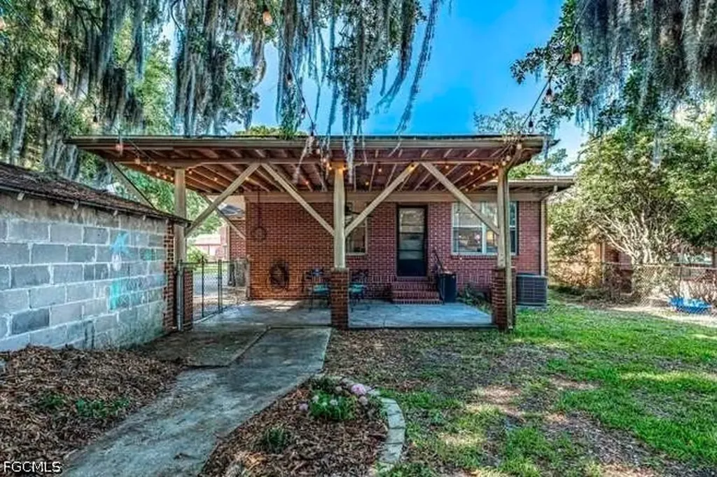 4819 Attleboro Street Jacksonville FL 32205