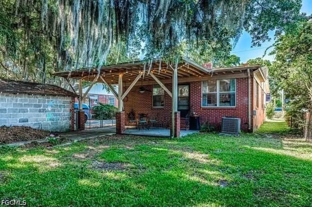 4819 Attleboro Street Jacksonville FL 32205