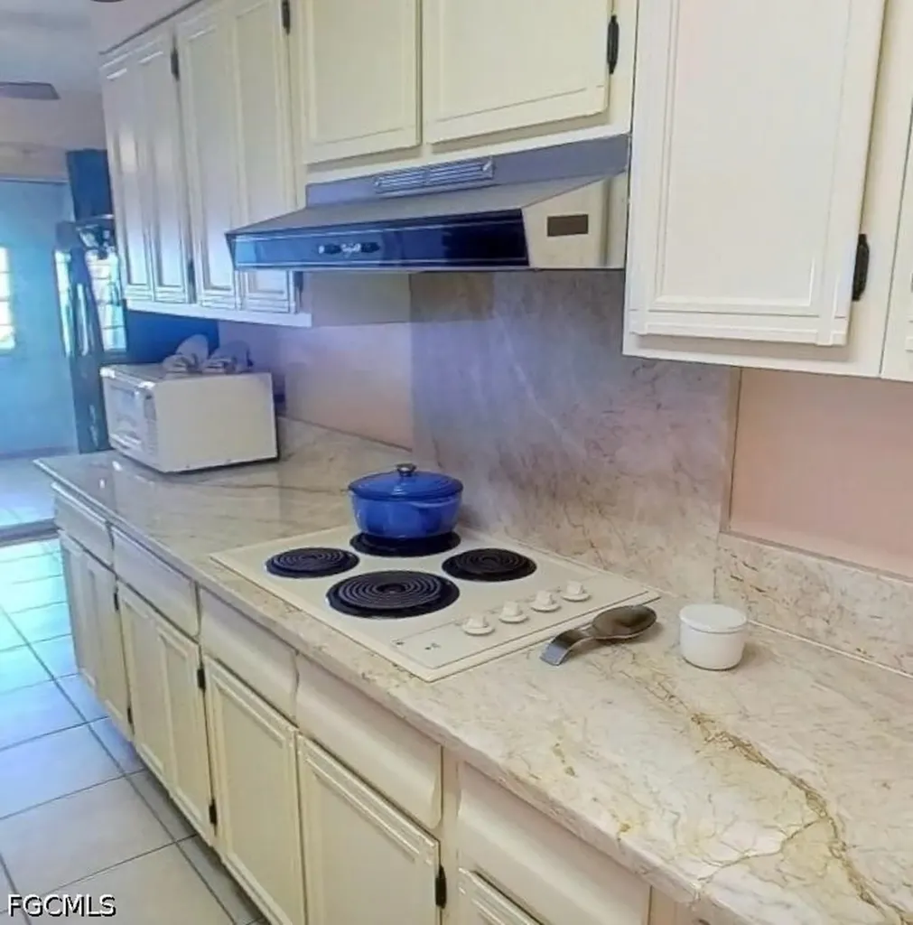 711 NE 6th Place Gainesville FL 32601