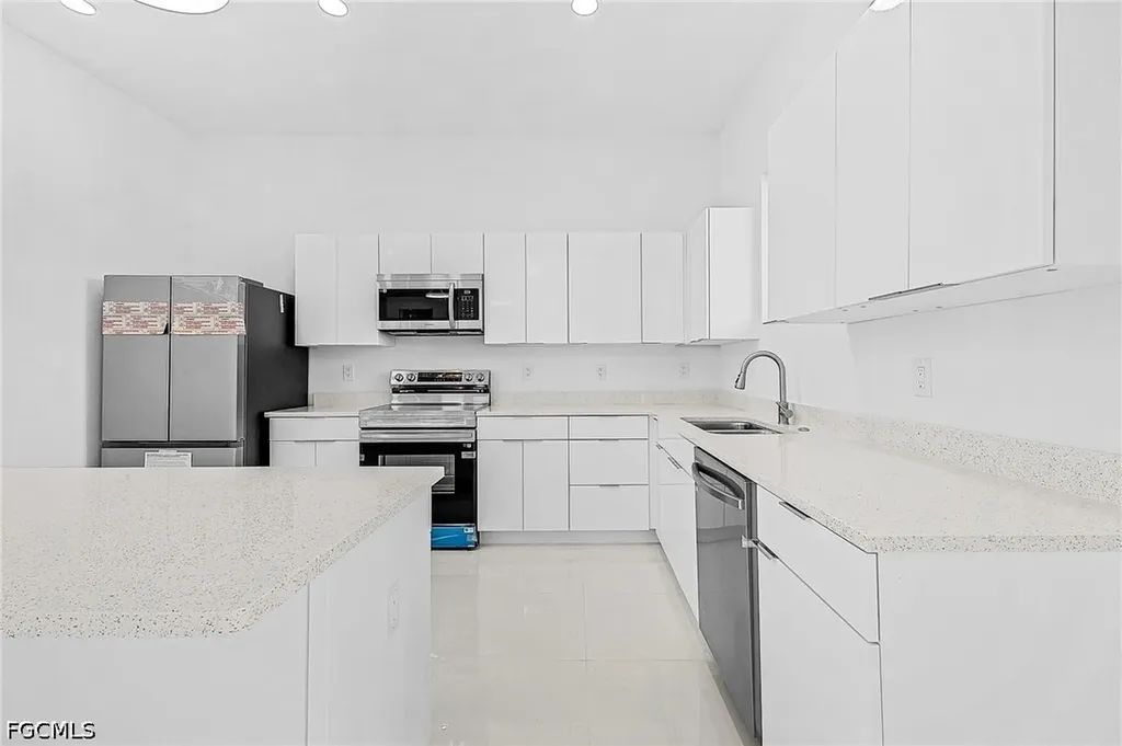 231 NW 27th Avenue Cape Coral FL 33993