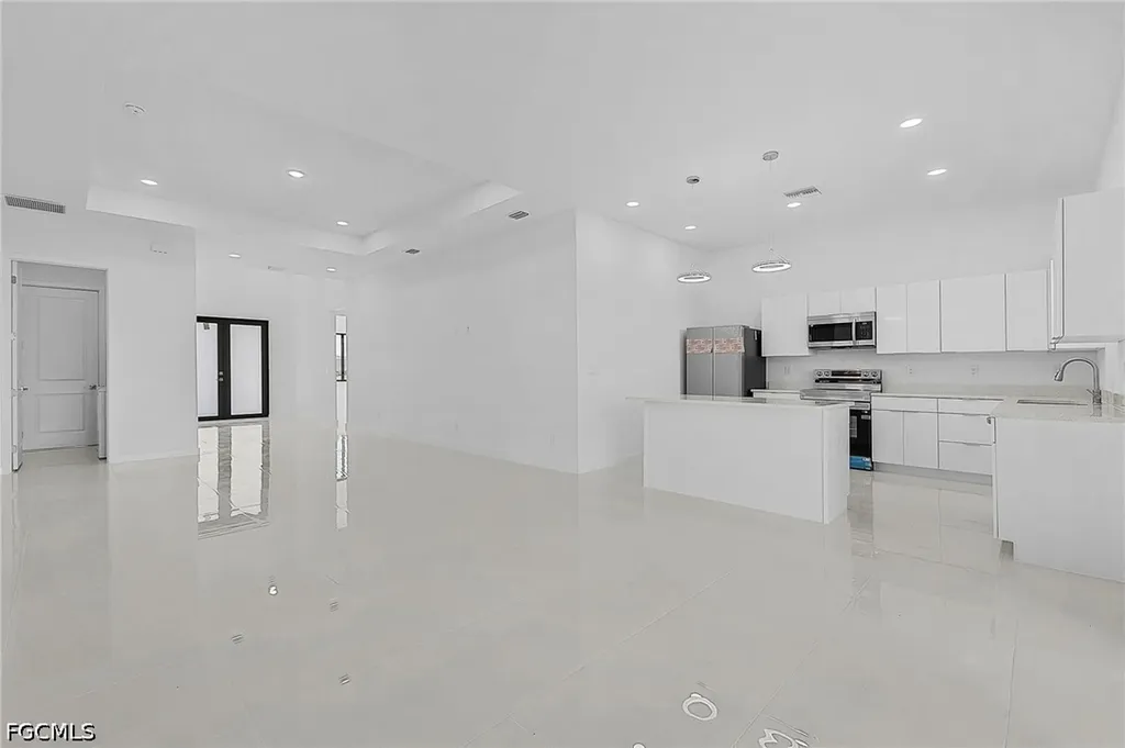 231 NW 27th Avenue Cape Coral FL 33993