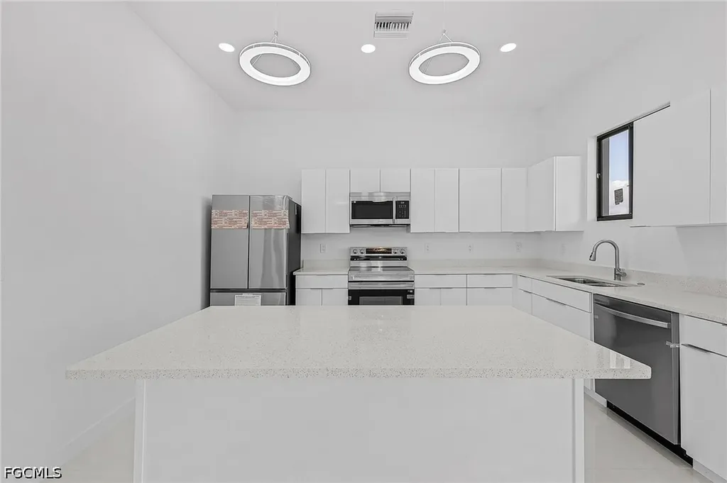 231 NW 27th Avenue Cape Coral FL 33993