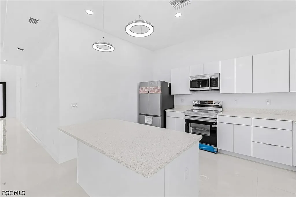 231 NW 27th Avenue Cape Coral FL 33993