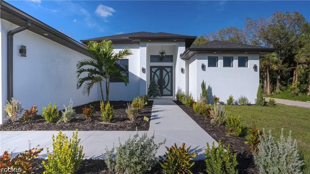 2565 28th Avenue SE Naples FL 34117