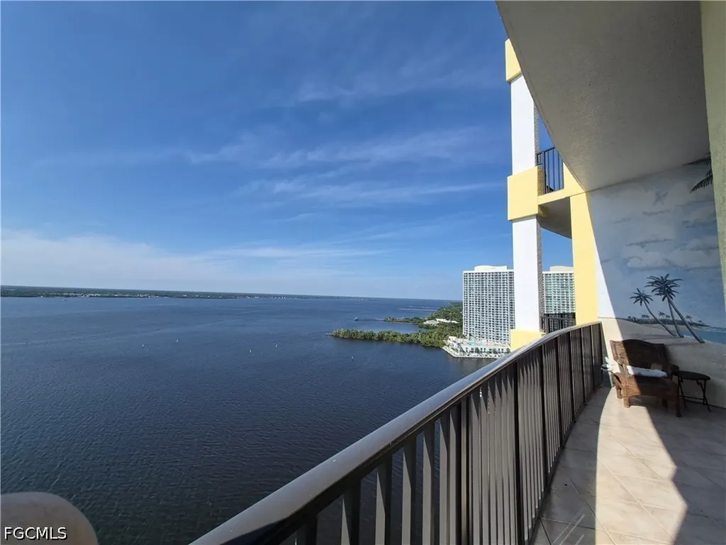 2797 First Street Fort Myers FL 33916