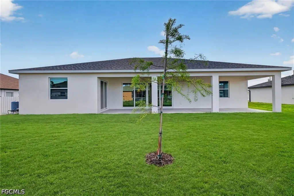3074 NW 4th Avenue Cape Coral FL 33993