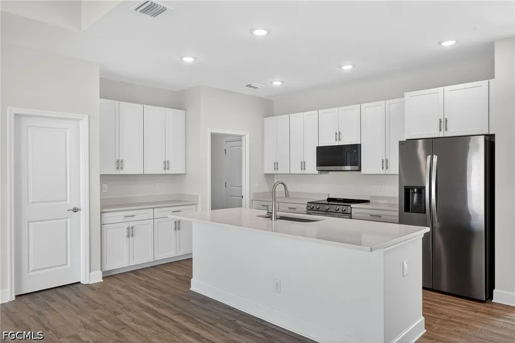 3074 NW 4th Avenue Cape Coral FL 33993
