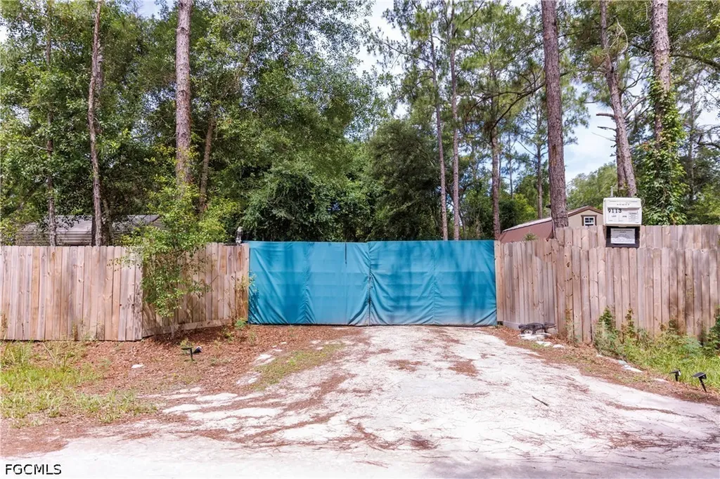 9113 Garetta Avenue Webster FL 33597