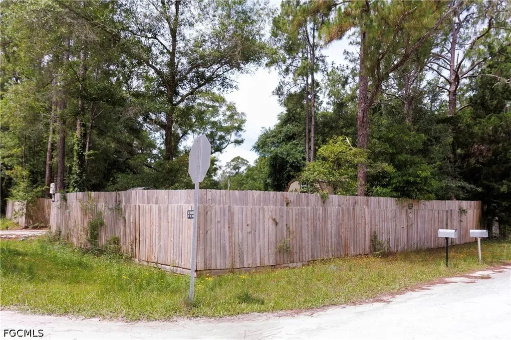 9113 Garetta Avenue Webster FL 33597