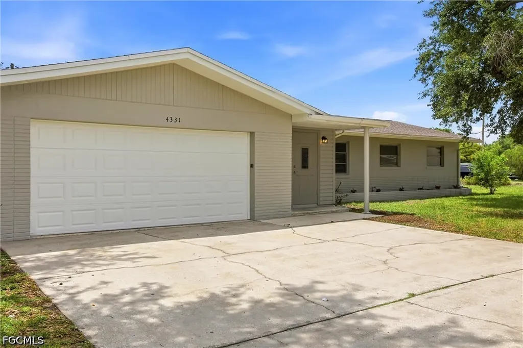 4331 Tufts Avenue Fort Myers FL 33901
