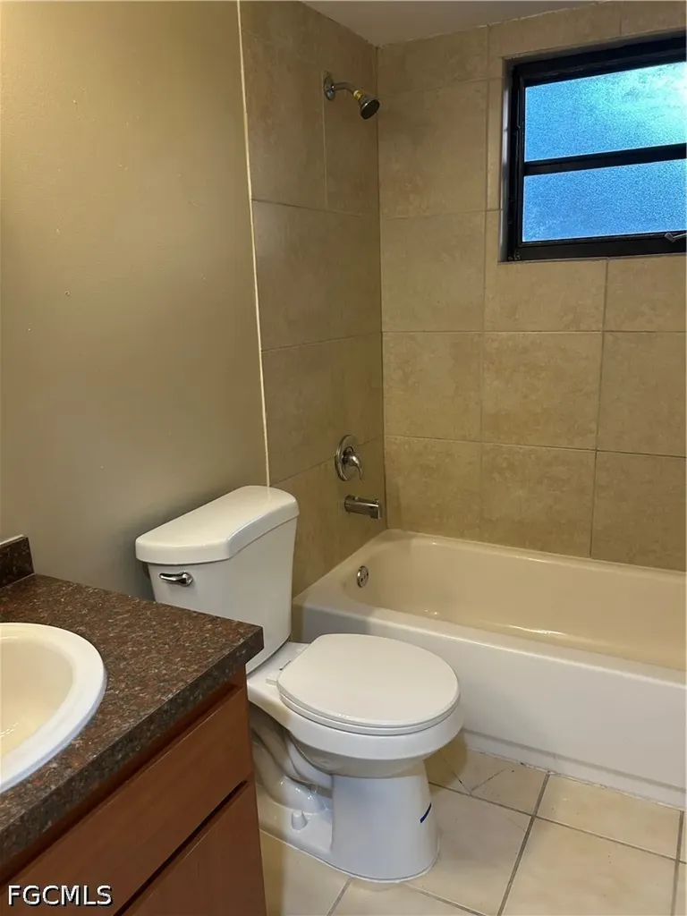405 SW 43rd Lane Cape Coral FL 33914