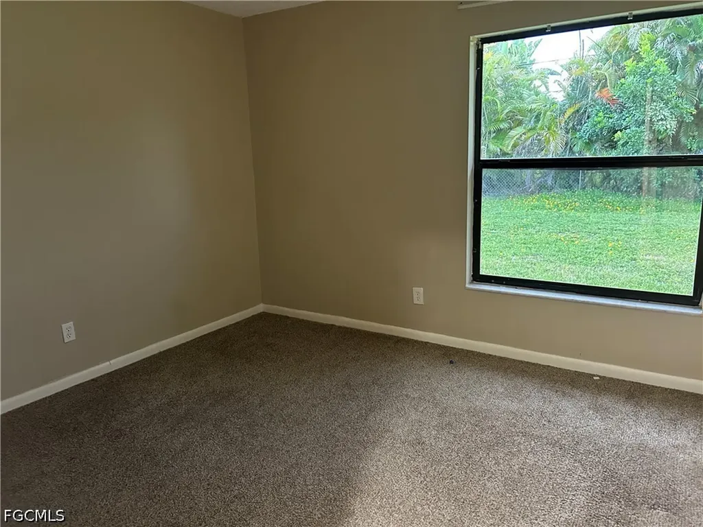 405 SW 43rd Lane Cape Coral FL 33914