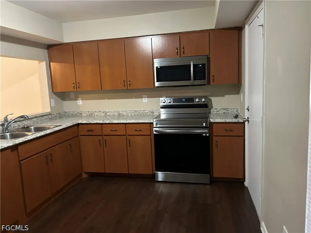 405 SW 43rd Lane Cape Coral FL 33914