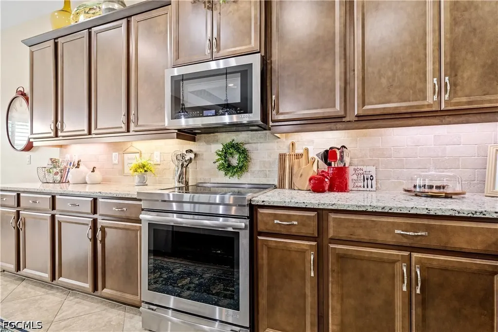 2875 Sunset Pointe Circle E Cape Coral FL 33914