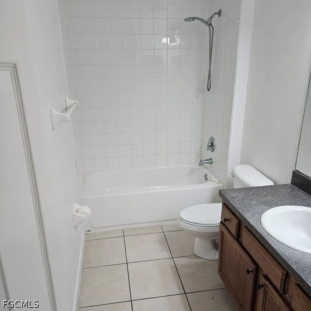 2405-2407 Paul Avenue S Lehigh Acres FL 33973