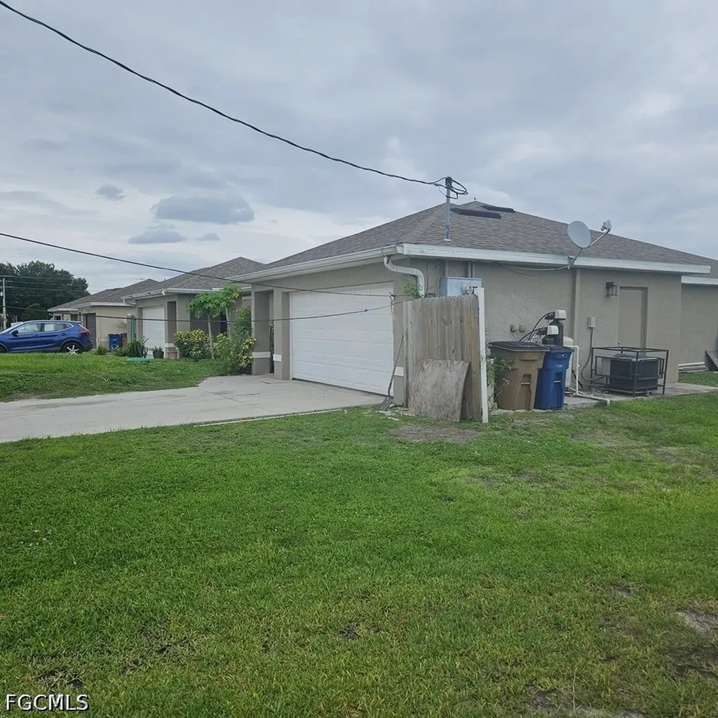 2407 Paul Avenue S Lehigh Acres FL 33973