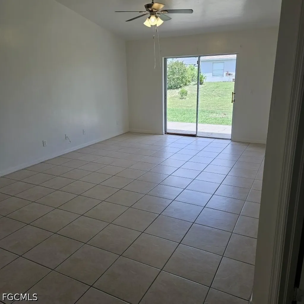 2405-2407 Paul Avenue S Lehigh Acres FL 33973