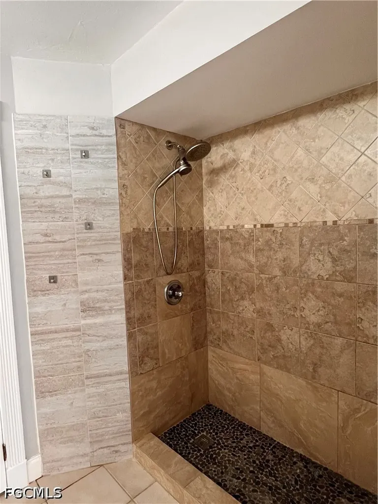111 SE 21st Avenue Cape Coral FL 33990