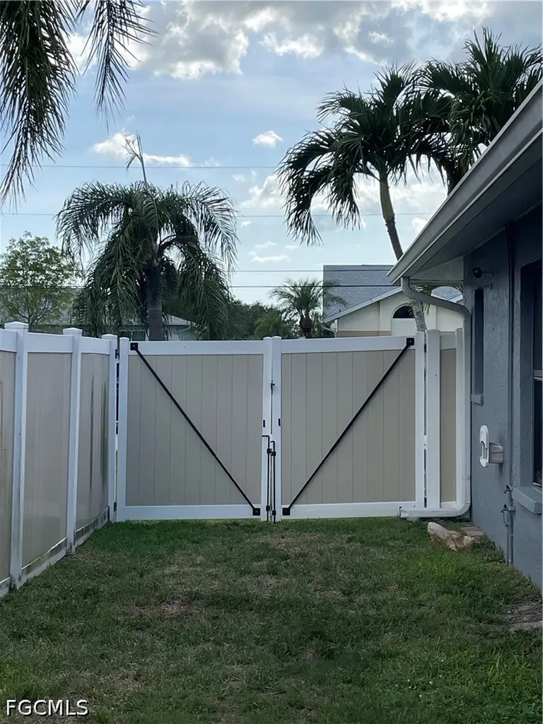 111 SE 21st Avenue Cape Coral FL 33990