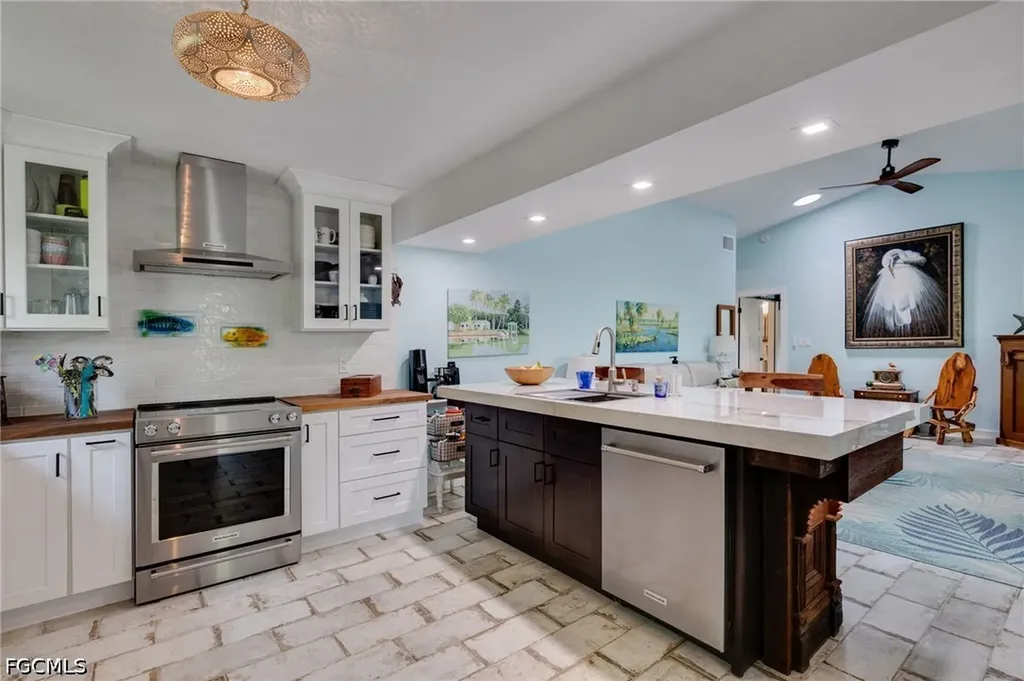 1318 Junonia Street Sanibel FL 33957