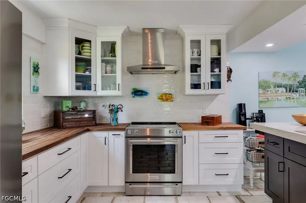 1318 Junonia Street Sanibel FL 33957