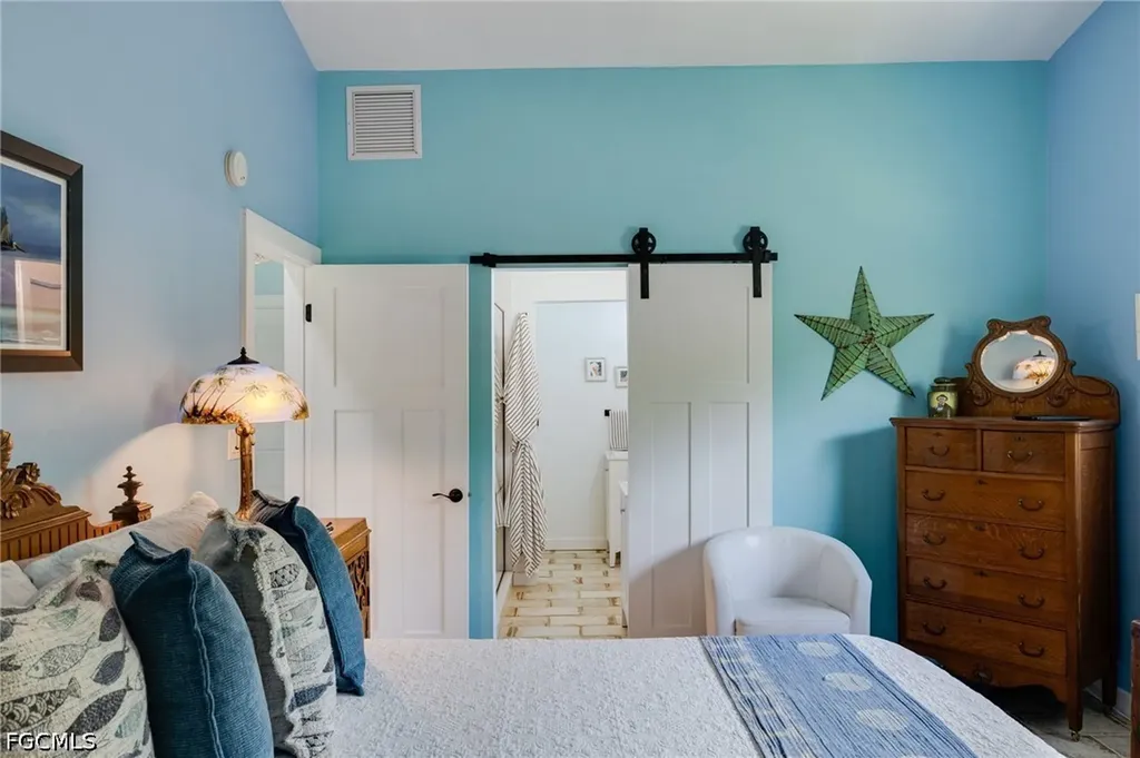 1318 Junonia Street Sanibel FL 33957