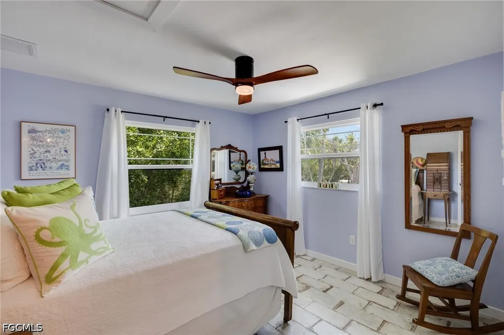 1318 Junonia Street Sanibel FL 33957